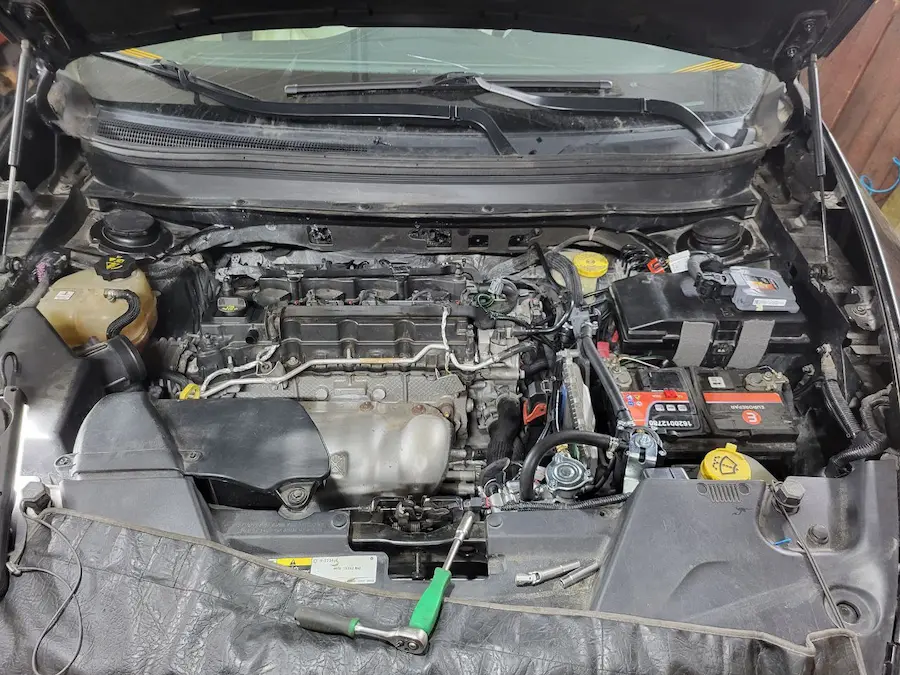 Встановлення ГБО на JEEP CHEROKEE ПІД КАПОТОМ